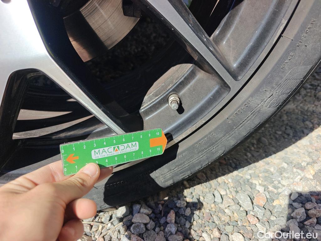  Mercedes  G-Klasee Clase GLC GLC 300 de 4Matic 2.0 AMG Line 305CV AT9 E6d #Opcionales 8950 €# #25