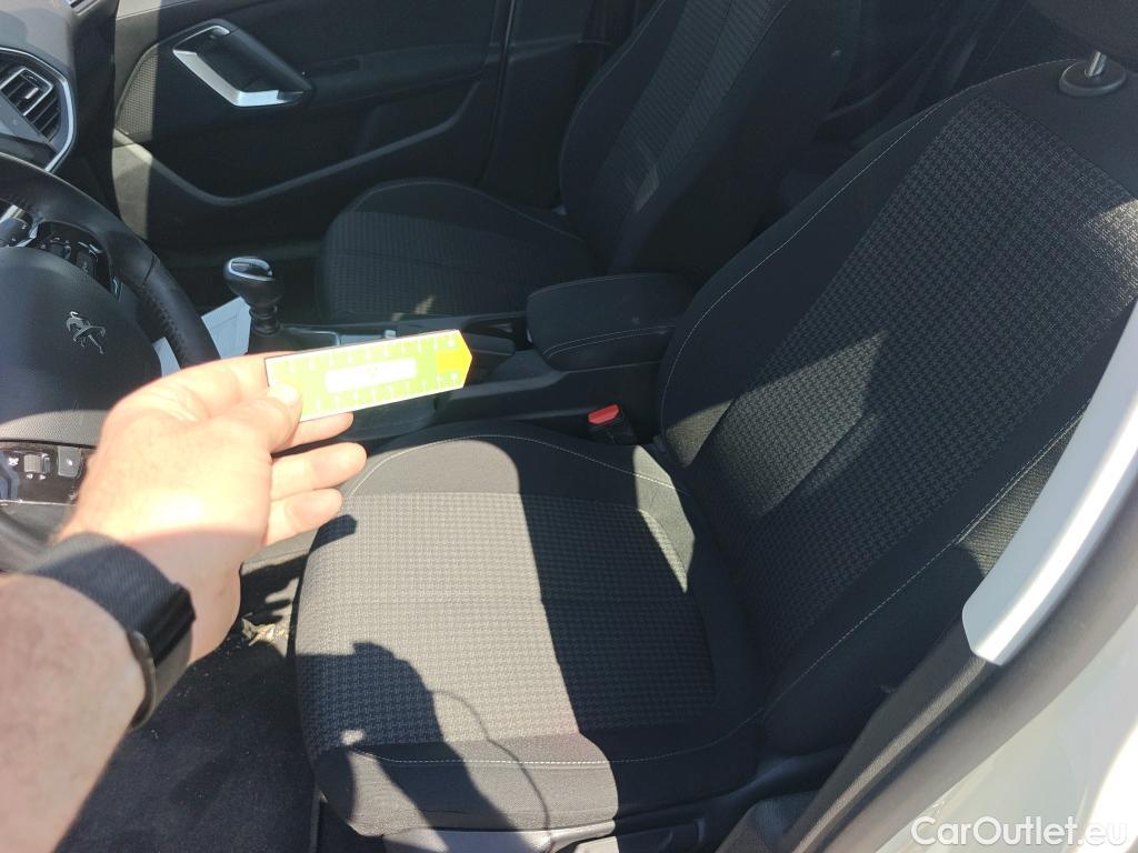  Peugeot  308 PEUGEOT  / 2017 / 5P / familiar SW Active Pack BlueHDi 130 S&S #29