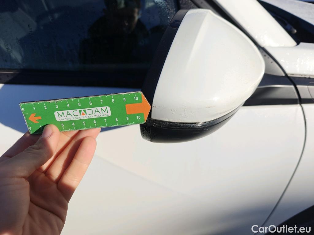  Peugeot  2008 PEUGEOT  / 2019 / 5P / todoterreno Active Pack BlueHDI 81kW (110CV) #39