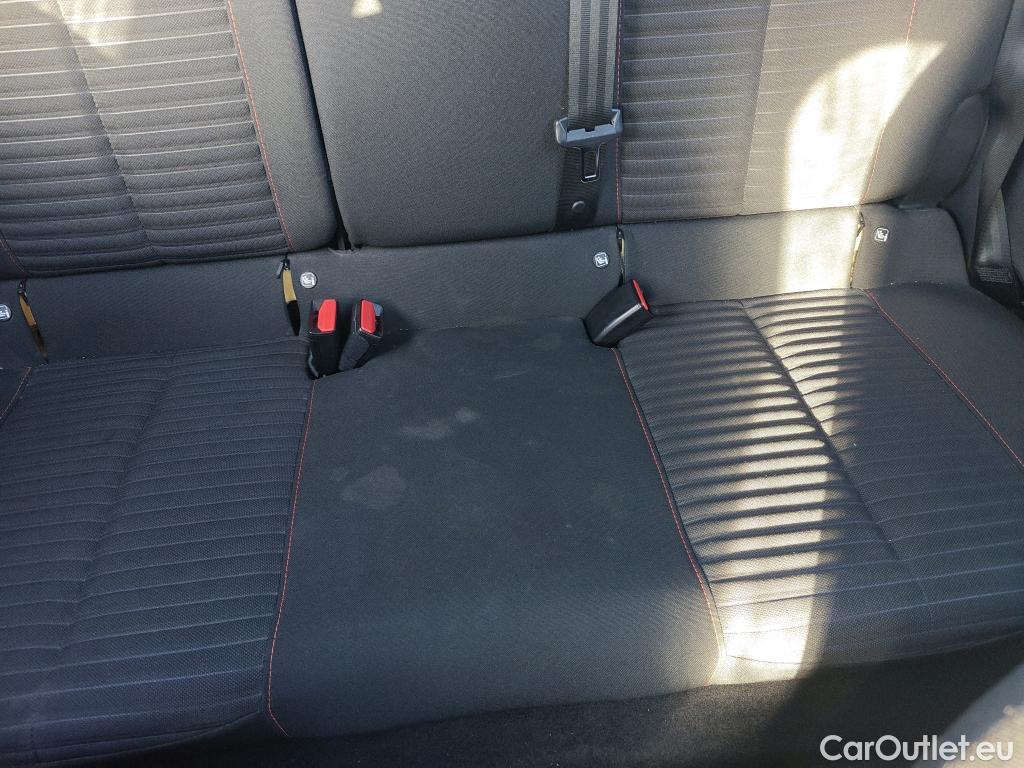  Peugeot  2008 PEUGEOT  / 2019 / 5P / todoterreno Active Pack BlueHDI 81kW (110CV) #32