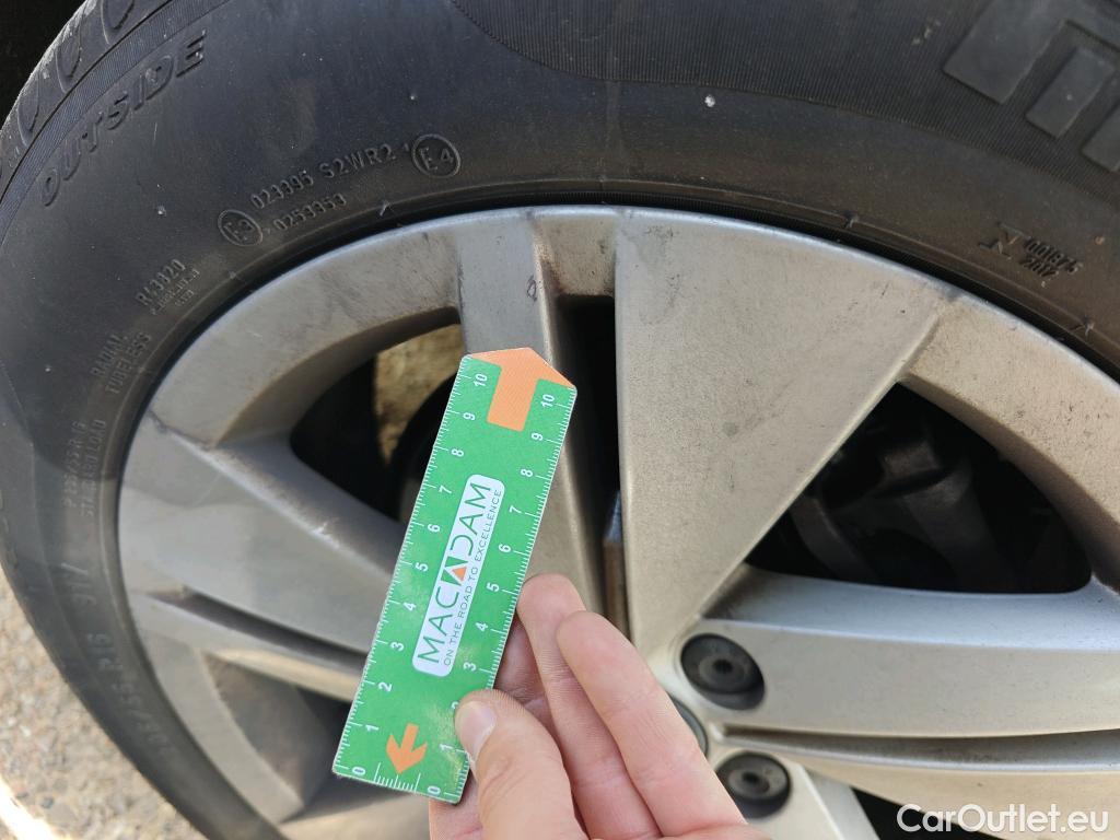  Volkswagen  Golf  VOLKSWAGEN / 2020 / 5P / familiar Life 2.0 TDI 85kW (115CV) DSG Variant #31