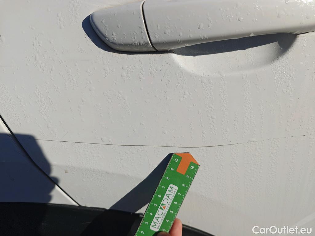  Peugeot  2008 PEUGEOT  / 2019 / 5P / todoterreno Active Pack BlueHDI 81kW (110CV) #15