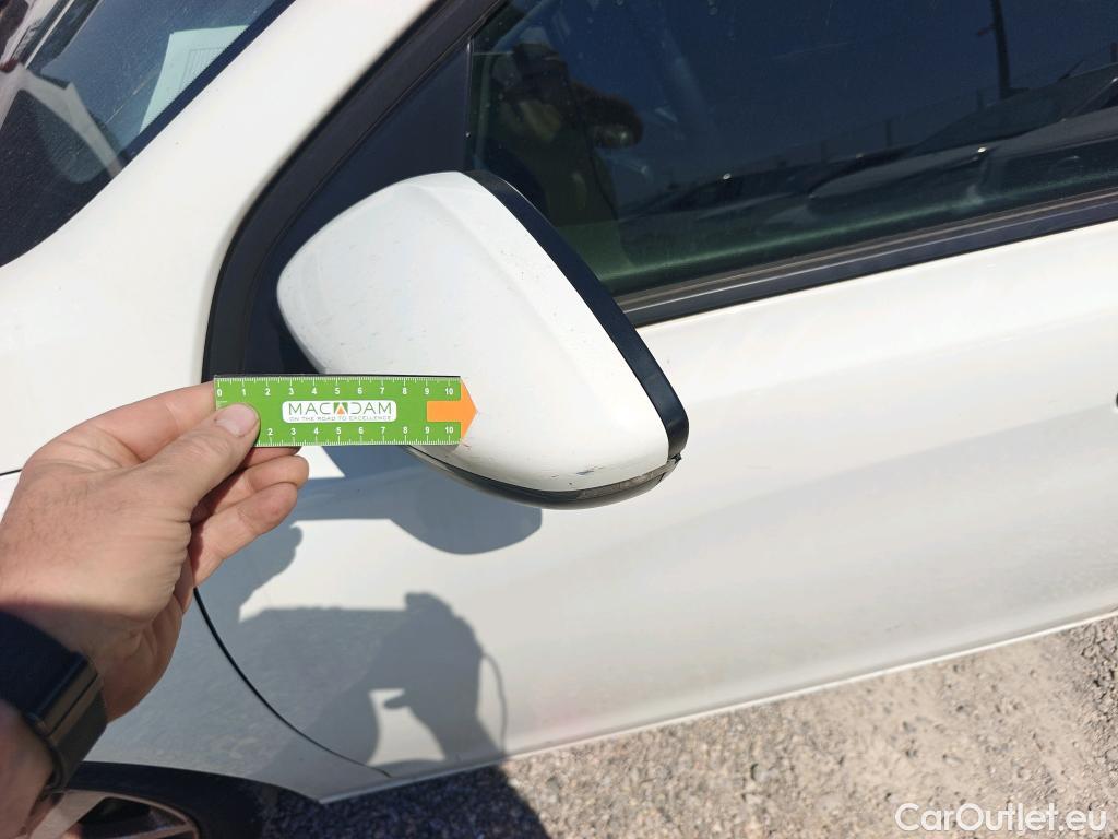  Peugeot  308 PEUGEOT  / 2017 / 5P / familiar SW Active Pack BlueHDi 130 S&S #27