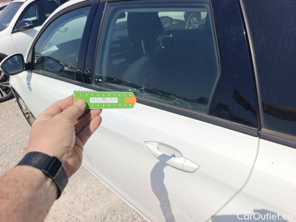  Peugeot  308 PEUGEOT  / 2017 / 5P / familiar SW Active Pack BlueHDi 130 S&S #9