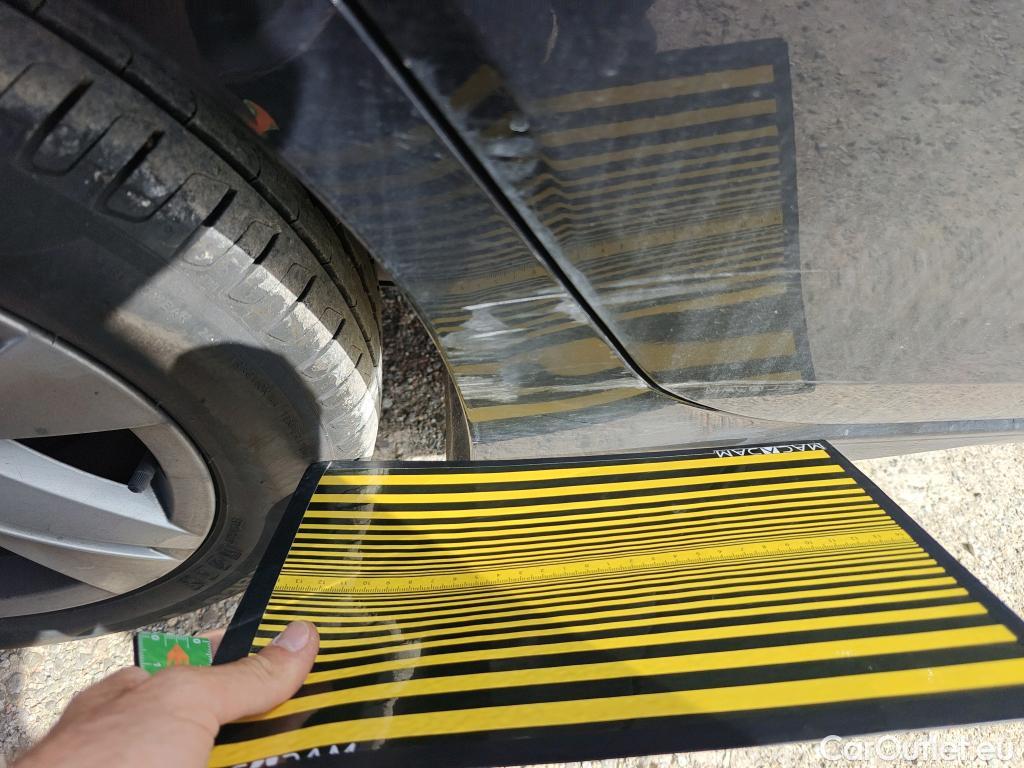  Volkswagen  Golf  VOLKSWAGEN / 2020 / 5P / familiar Life 2.0 TDI 85kW (115CV) DSG Variant #9