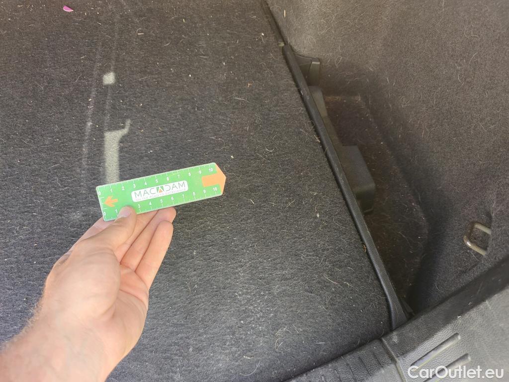  Volkswagen  Golf  VOLKSWAGEN / 2020 / 5P / familiar Life 2.0 TDI 85kW (115CV) DSG Variant #28