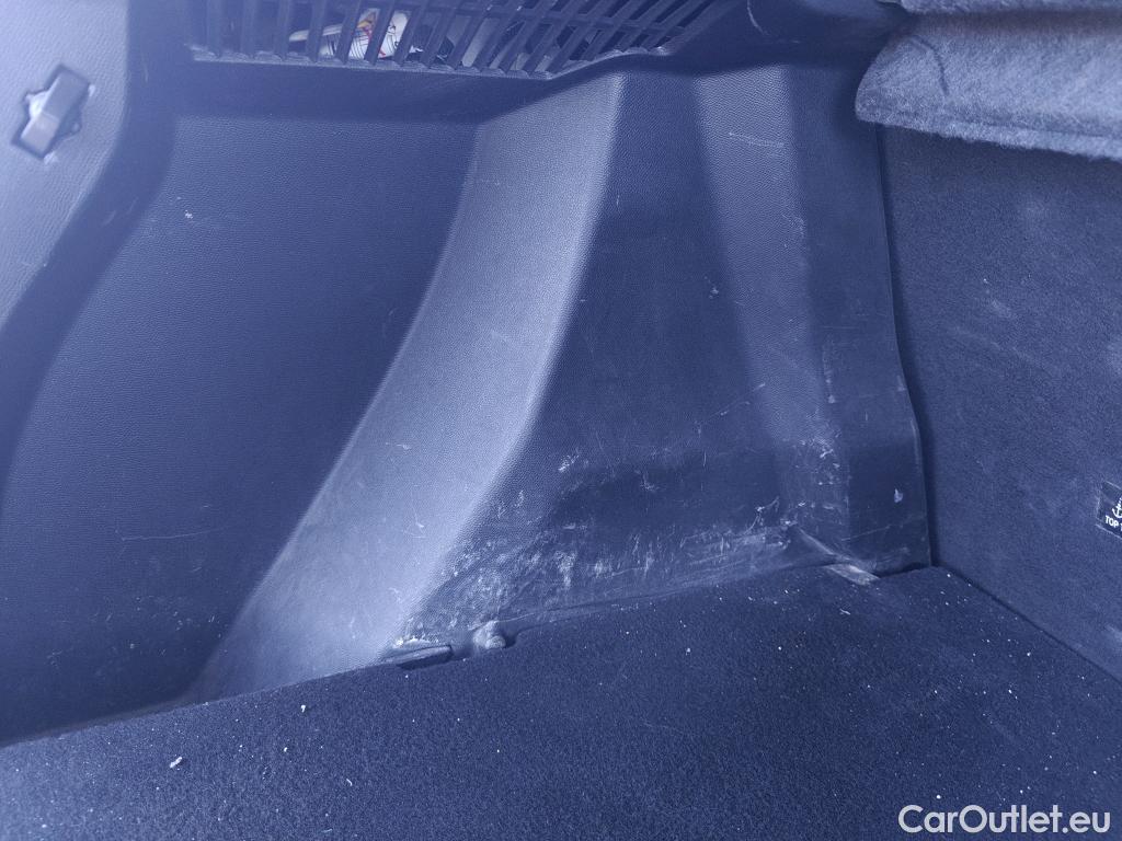  Peugeot  2008 PEUGEOT  / 2019 / 5P / todoterreno Active Pack BlueHDI 81kW (110CV) #13