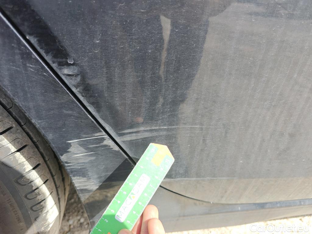  Volkswagen  Golf  VOLKSWAGEN / 2020 / 5P / familiar Life 2.0 TDI 85kW (115CV) DSG Variant #48