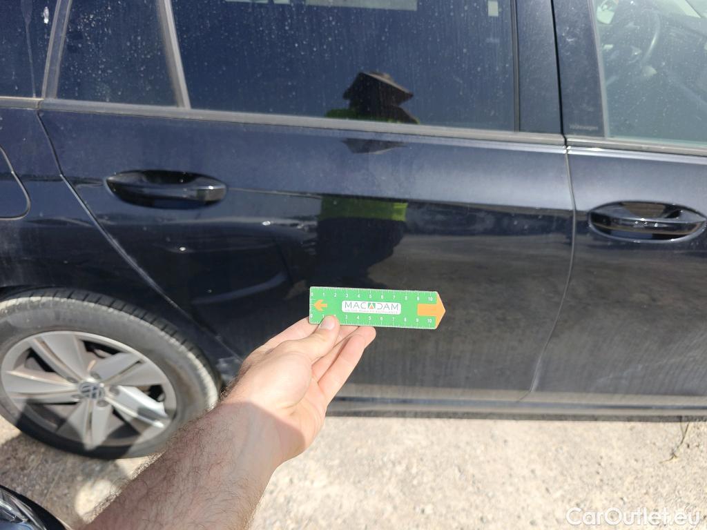  Volkswagen  Golf  VOLKSWAGEN / 2020 / 5P / familiar Life 2.0 TDI 85kW (115CV) DSG Variant #47