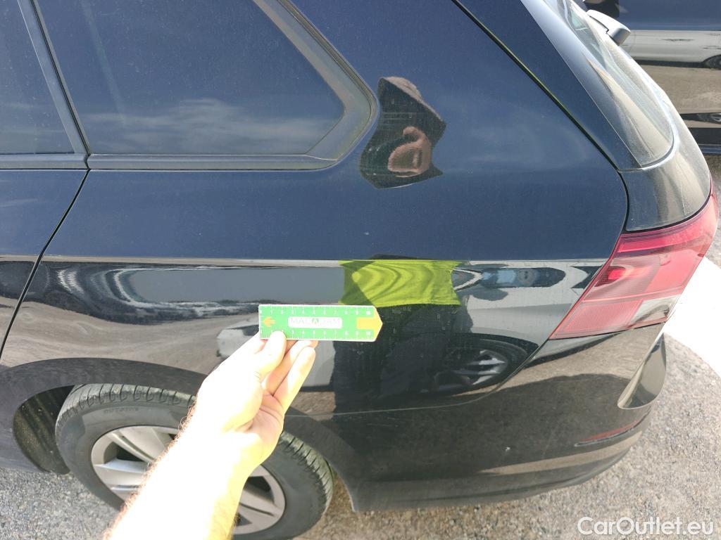  Volkswagen  Golf  VOLKSWAGEN / 2020 / 5P / familiar Life 2.0 TDI 85kW (115CV) DSG Variant #10