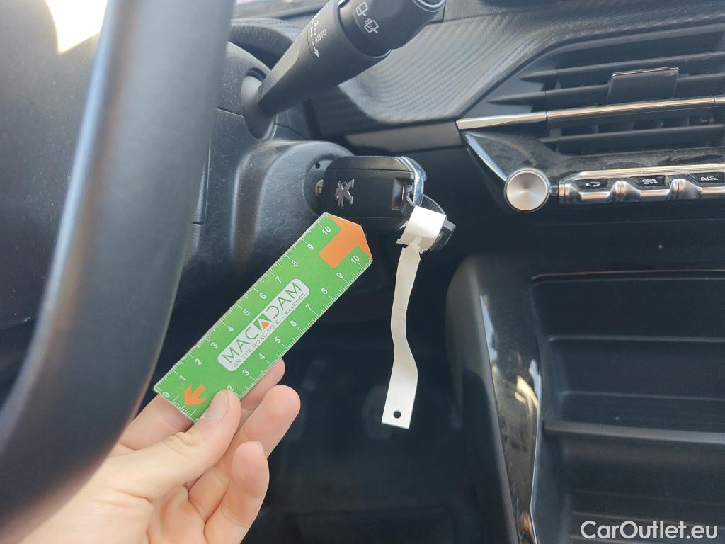  Peugeot  2008 PEUGEOT  / 2019 / 5P / todoterreno Active Pack BlueHDI 81kW (110CV) #2