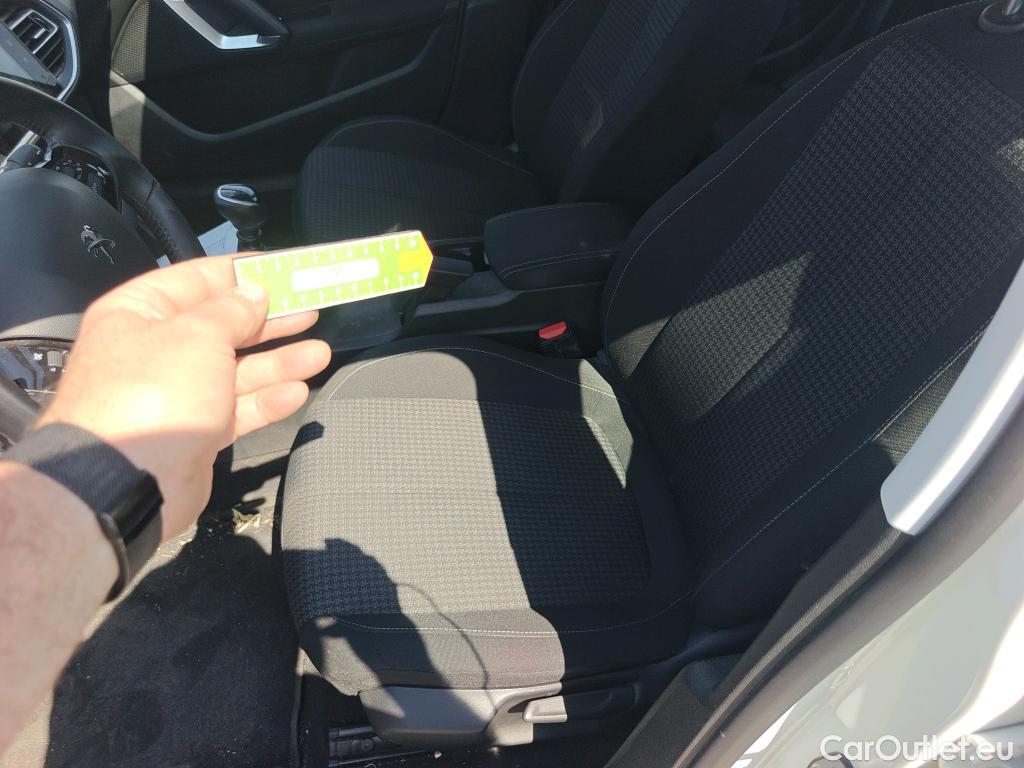  Peugeot  308 PEUGEOT  / 2017 / 5P / familiar SW Active Pack BlueHDi 130 S&S #30