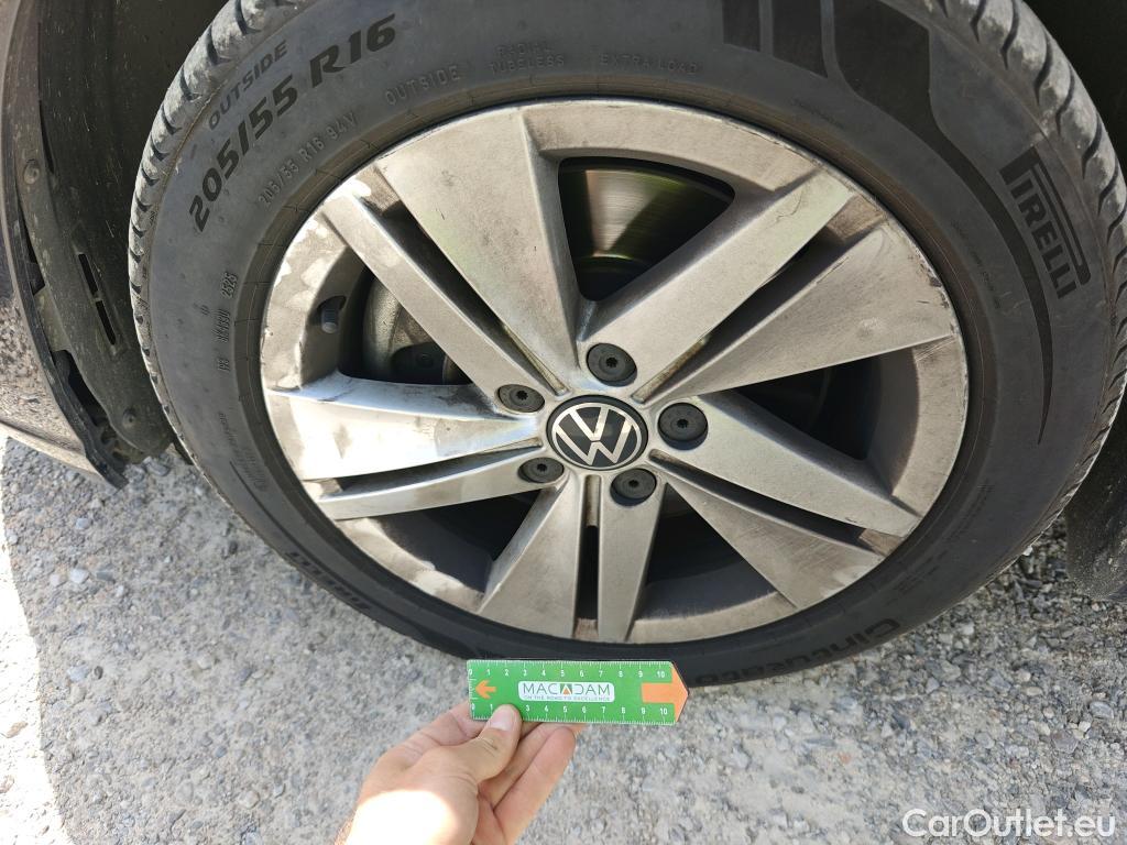  Volkswagen  Golf  VOLKSWAGEN / 2020 / 5P / familiar Life 2.0 TDI 85kW (115CV) DSG Variant #32