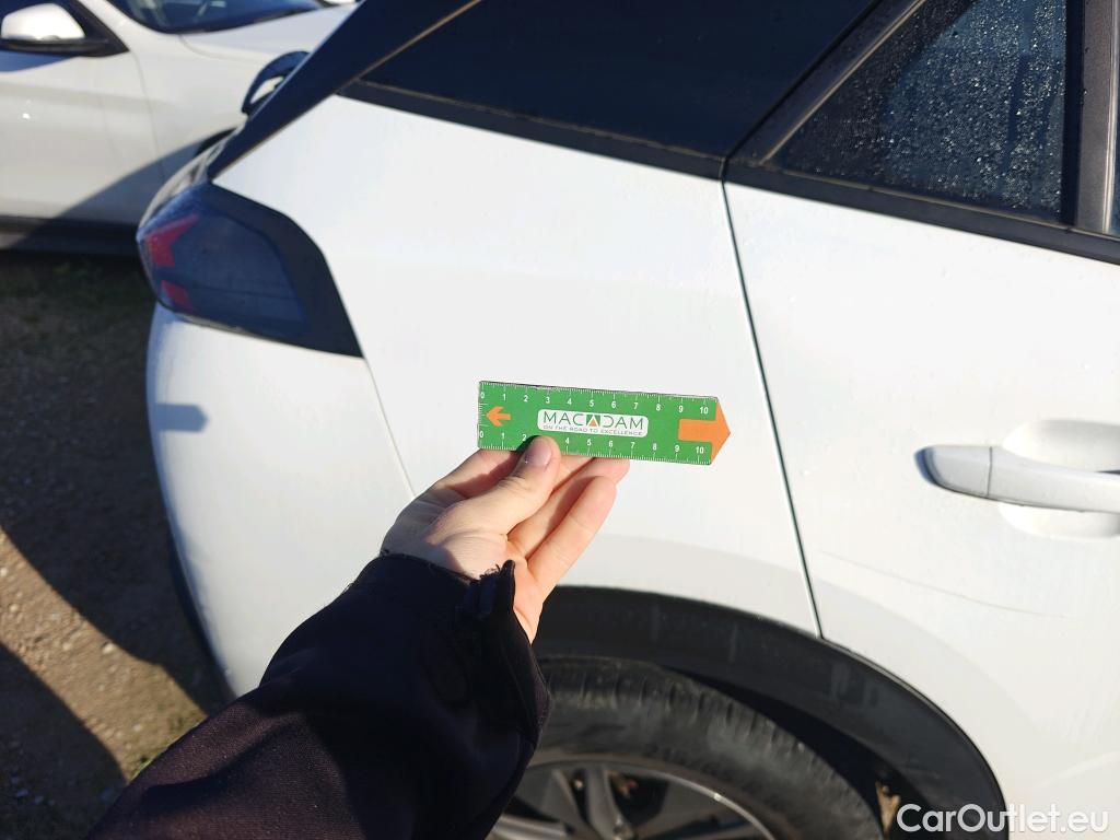  Peugeot  2008 PEUGEOT  / 2019 / 5P / todoterreno Active Pack BlueHDI 81kW (110CV) #36