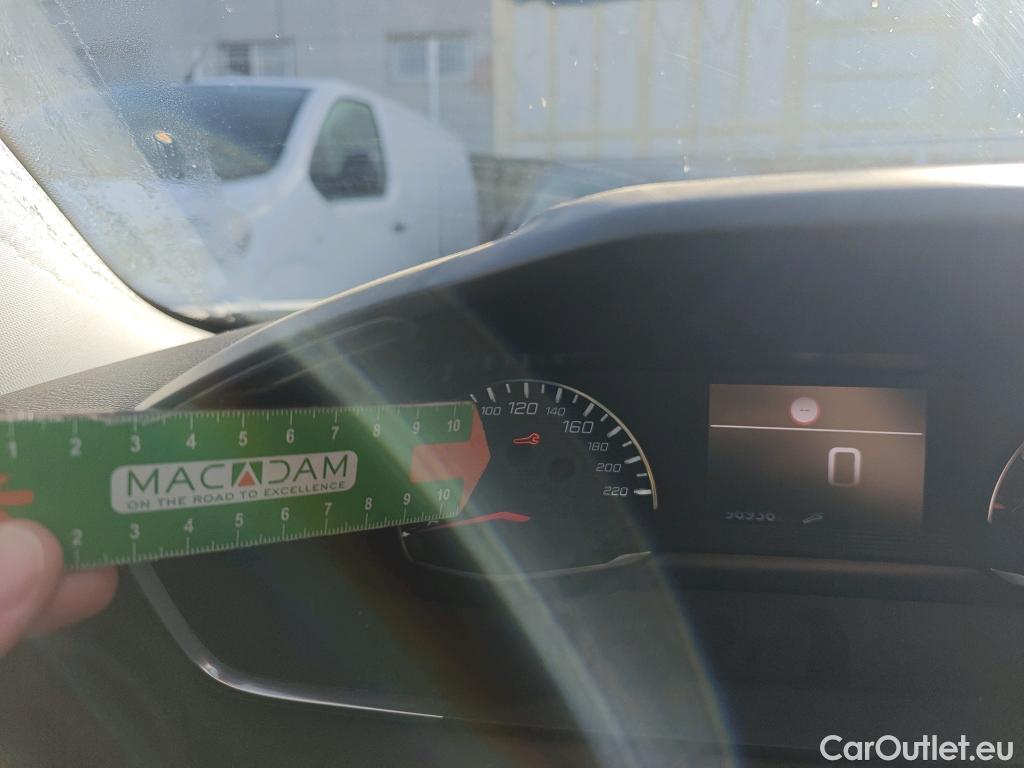  Peugeot  2008 PEUGEOT  / 2019 / 5P / todoterreno Active Pack BlueHDI 81kW (110CV) #44