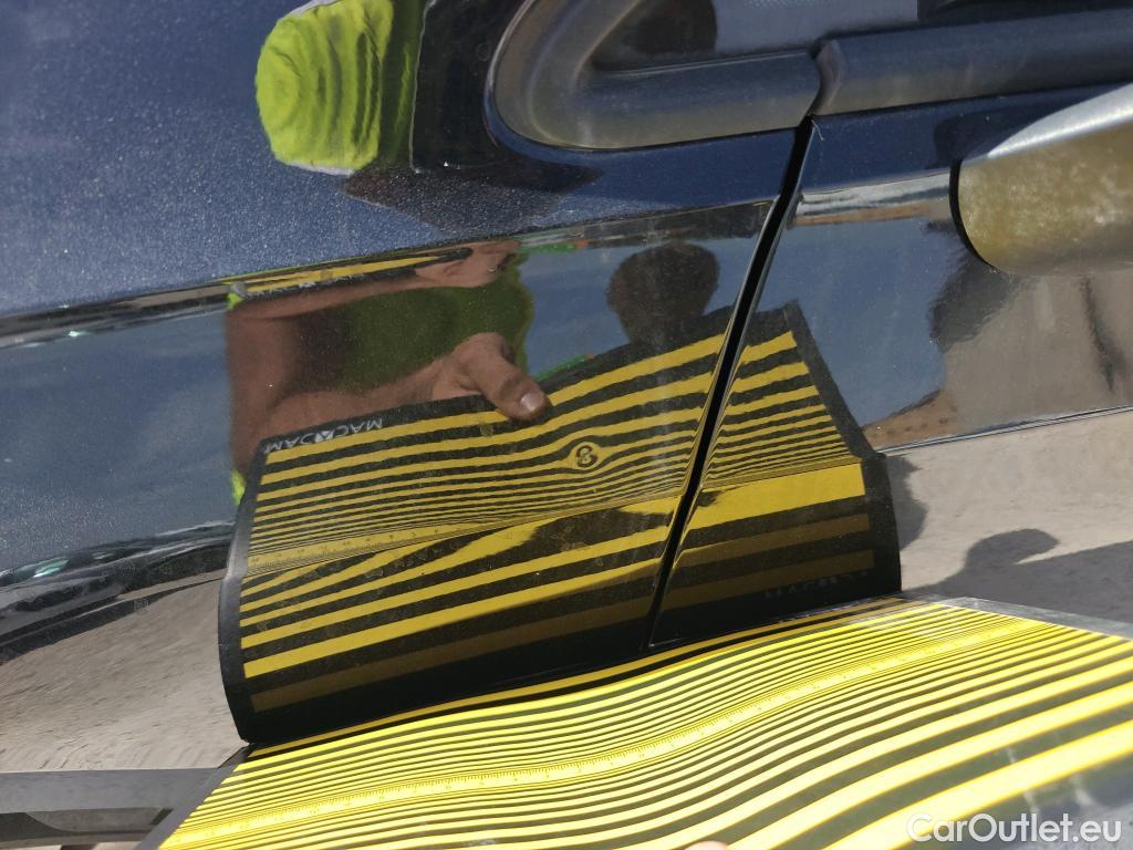  Volkswagen  Golf  VOLKSWAGEN / 2020 / 5P / familiar Life 2.0 TDI 85kW (115CV) DSG Variant #18