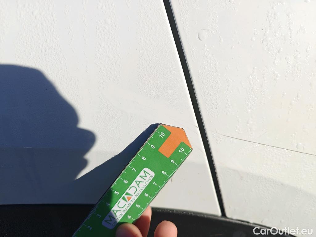  Peugeot  2008 PEUGEOT  / 2019 / 5P / todoterreno Active Pack BlueHDI 81kW (110CV) #37