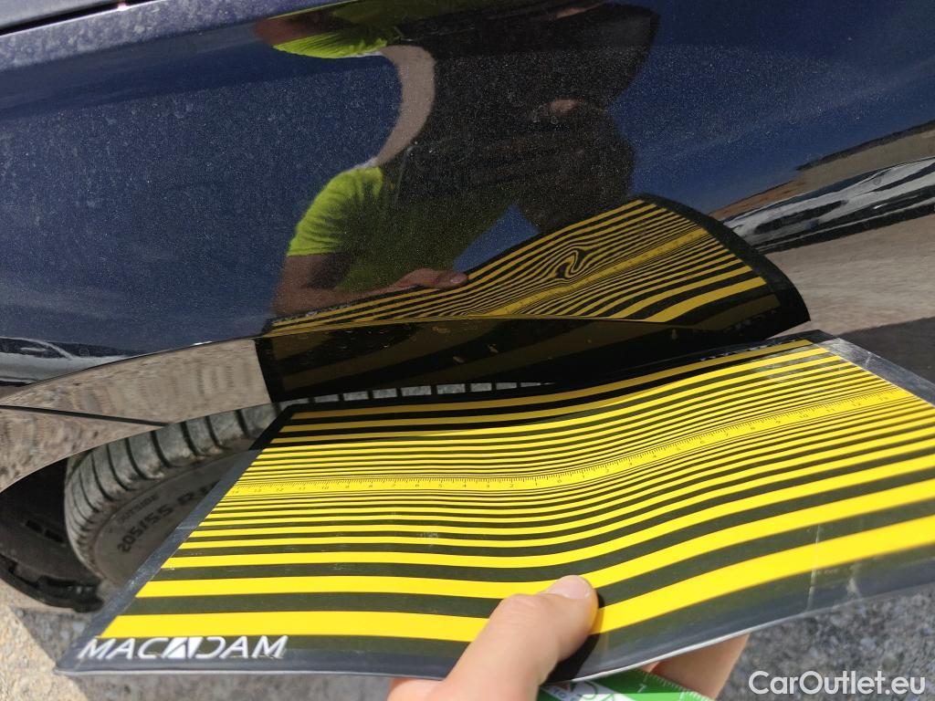  Volkswagen  Golf  VOLKSWAGEN / 2020 / 5P / familiar Life 2.0 TDI 85kW (115CV) DSG Variant #17