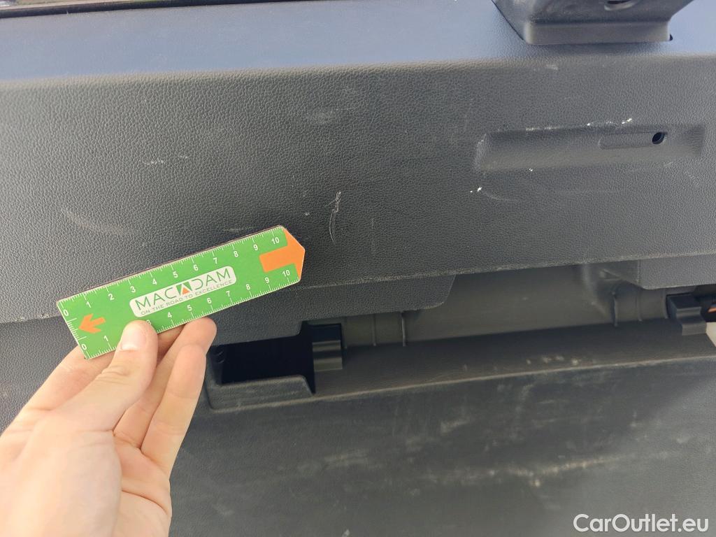  Volkswagen  Golf  VOLKSWAGEN / 2020 / 5P / familiar Life 2.0 TDI 85kW (115CV) DSG Variant #37