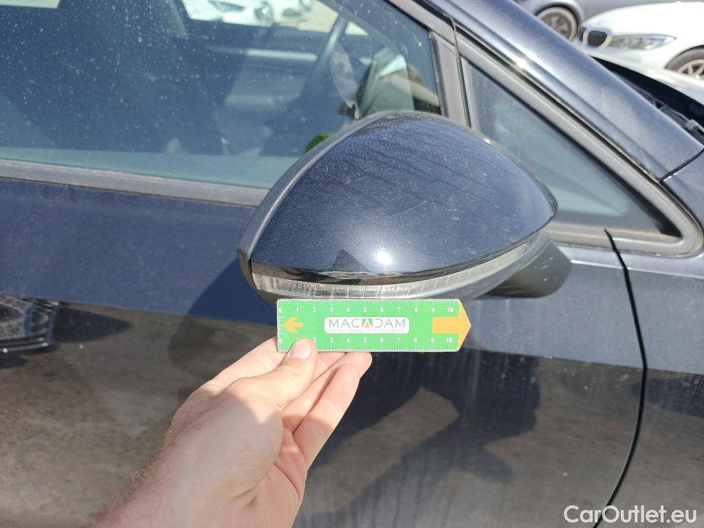  Volkswagen  Golf  VOLKSWAGEN / 2020 / 5P / familiar Life 2.0 TDI 85kW (115CV) DSG Variant #49