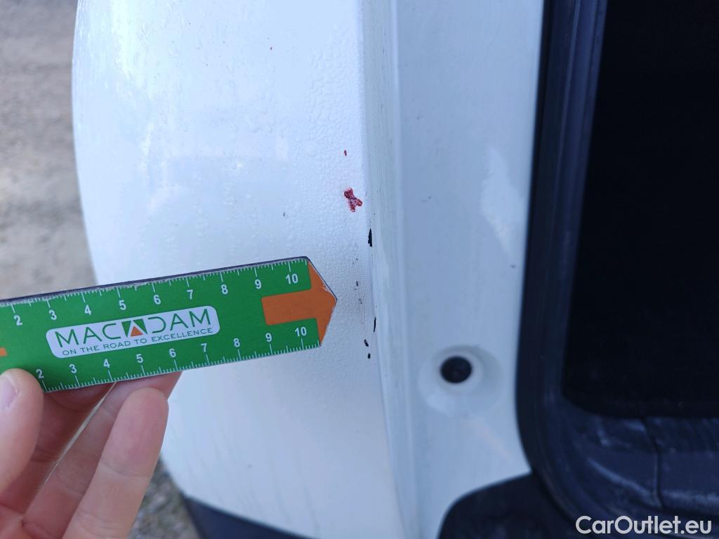  Peugeot  2008 PEUGEOT  / 2019 / 5P / todoterreno Active Pack BlueHDI 81kW (110CV) #20