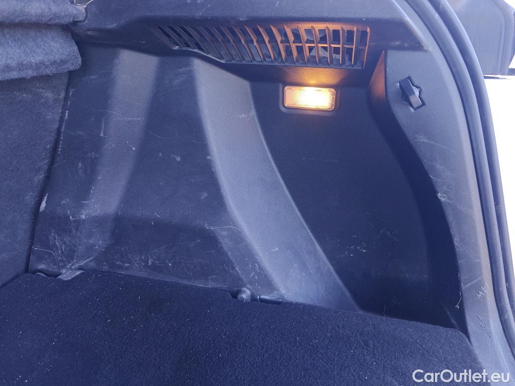  Peugeot  2008 PEUGEOT  / 2019 / 5P / todoterreno Active Pack BlueHDI 81kW (110CV) #11