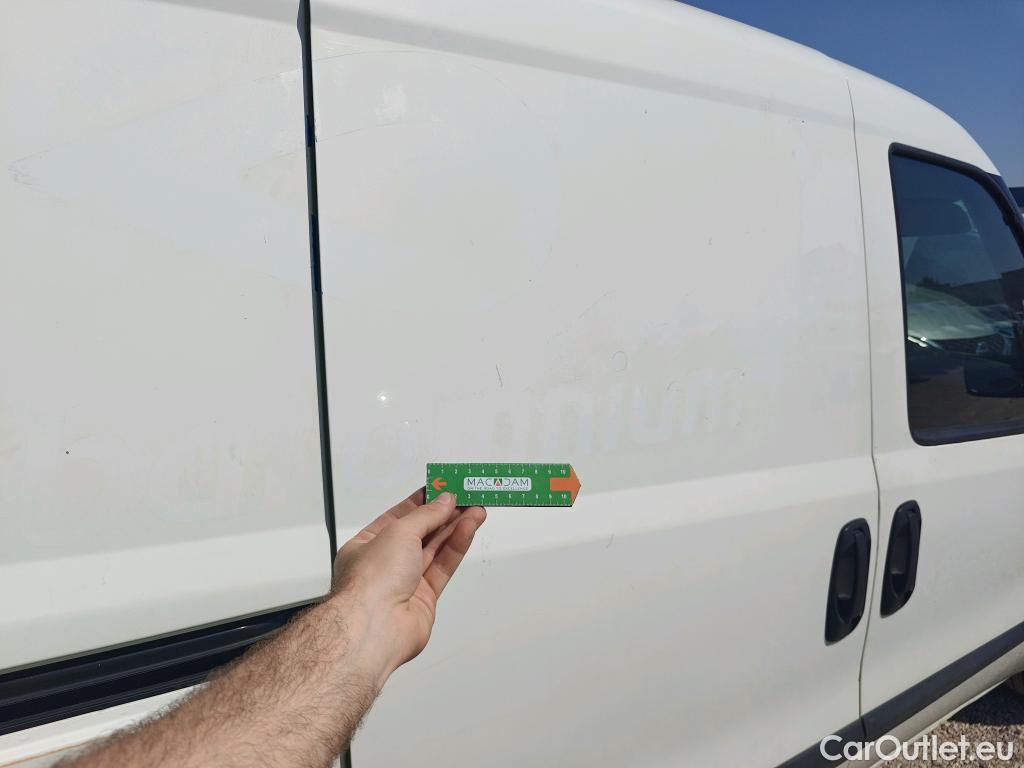  Fiat  Doblo FIAT Doblò Cargo/2015/4P/furgón derivado de turismo Cargo Maxi SX 1.6 Mjet 78kW (105CV)  Isotermo + Equipo de frio #22