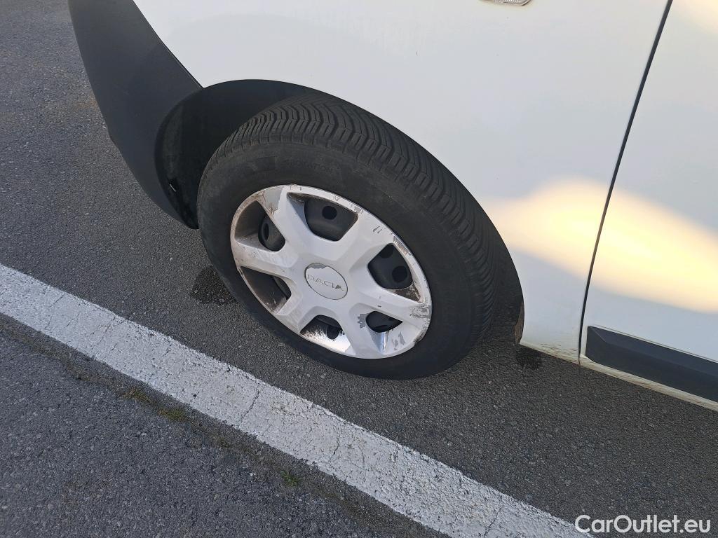  Dacia  Dokker DACIA  / 2013 / 4P / furgón derivado de turismo Van Essential Blue dCi 70kW (95CV) #41