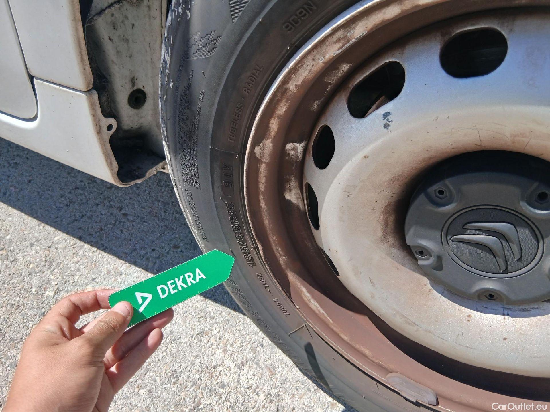  Citroen  Berlingo CITROEN  / 2015 / 3P / furgón derivado de turismo BlueHDi 74KW (100CV) #29