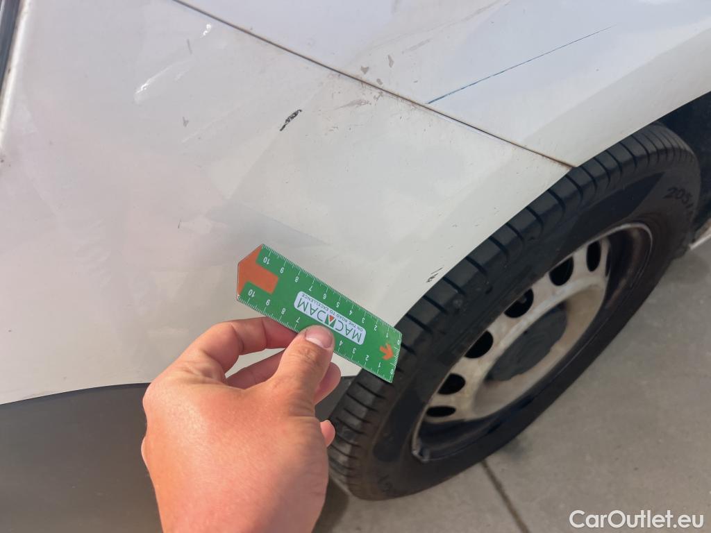  Citroen  Berlingo CITROEN  / 2018 / 4P / combi Talla M BlueHDi 100 S&S LIVE (AC) #29