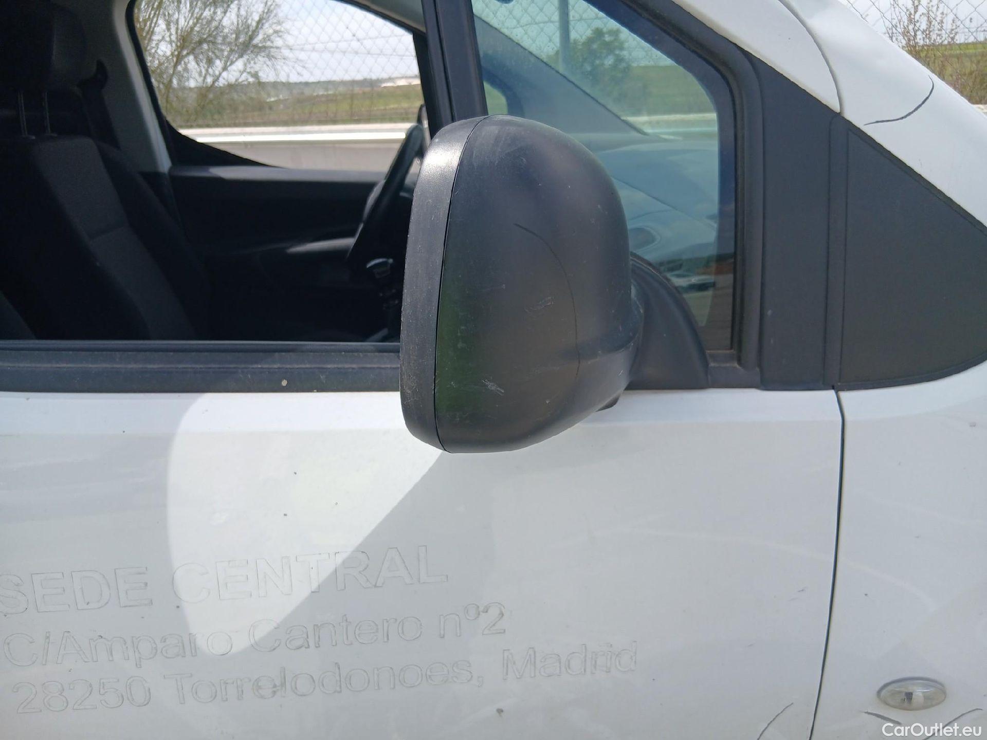  Citroen  Berlingo CITROEN  / 2018 / 3P / furgón derivado de turismo Talla M BlueHDi 100 CONTROL (AC2) #33