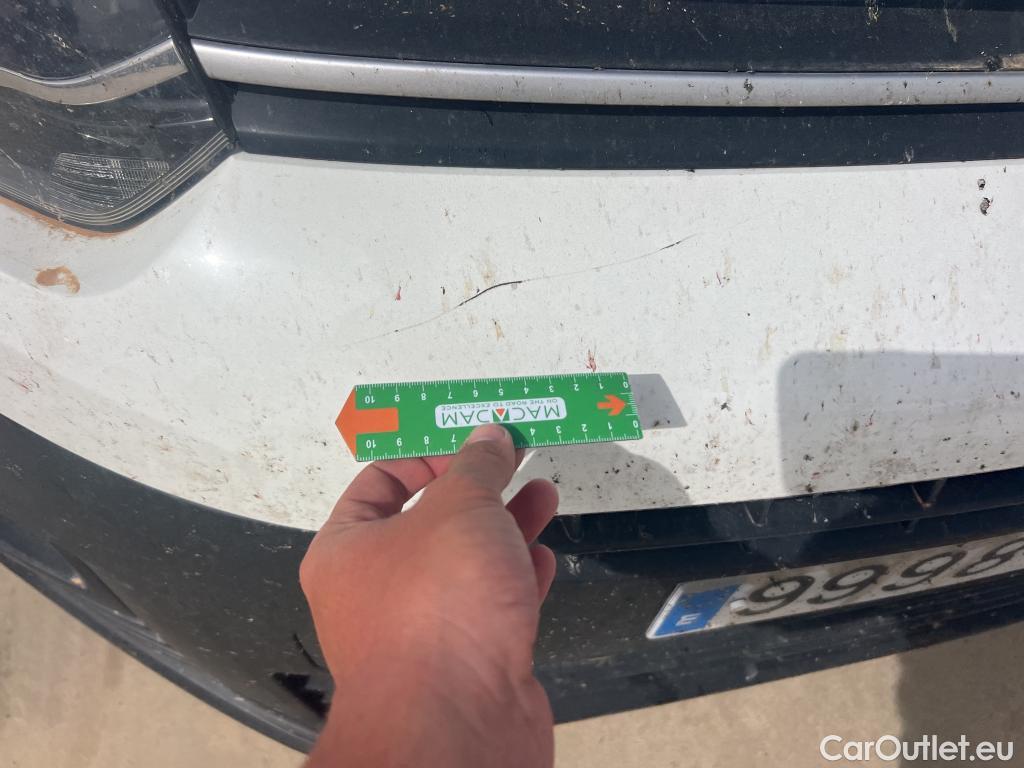  Citroen  Berlingo CITROEN  / 2018 / 4P / combi Talla M BlueHDi 100 S&S LIVE (AC) #31