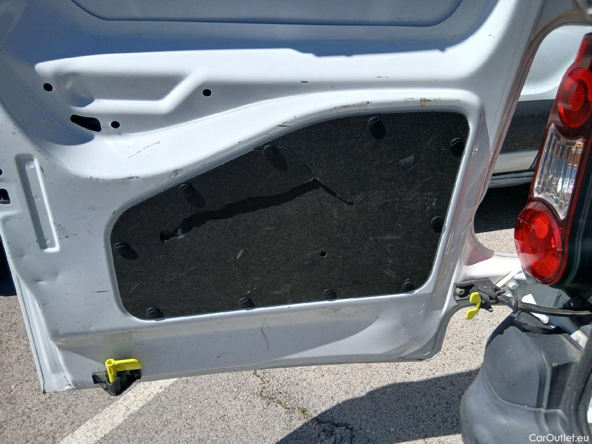  Citroen  Berlingo CITROEN  / 2015 / 3P / furgón derivado de turismo BlueHDi 74KW (100CV) #34