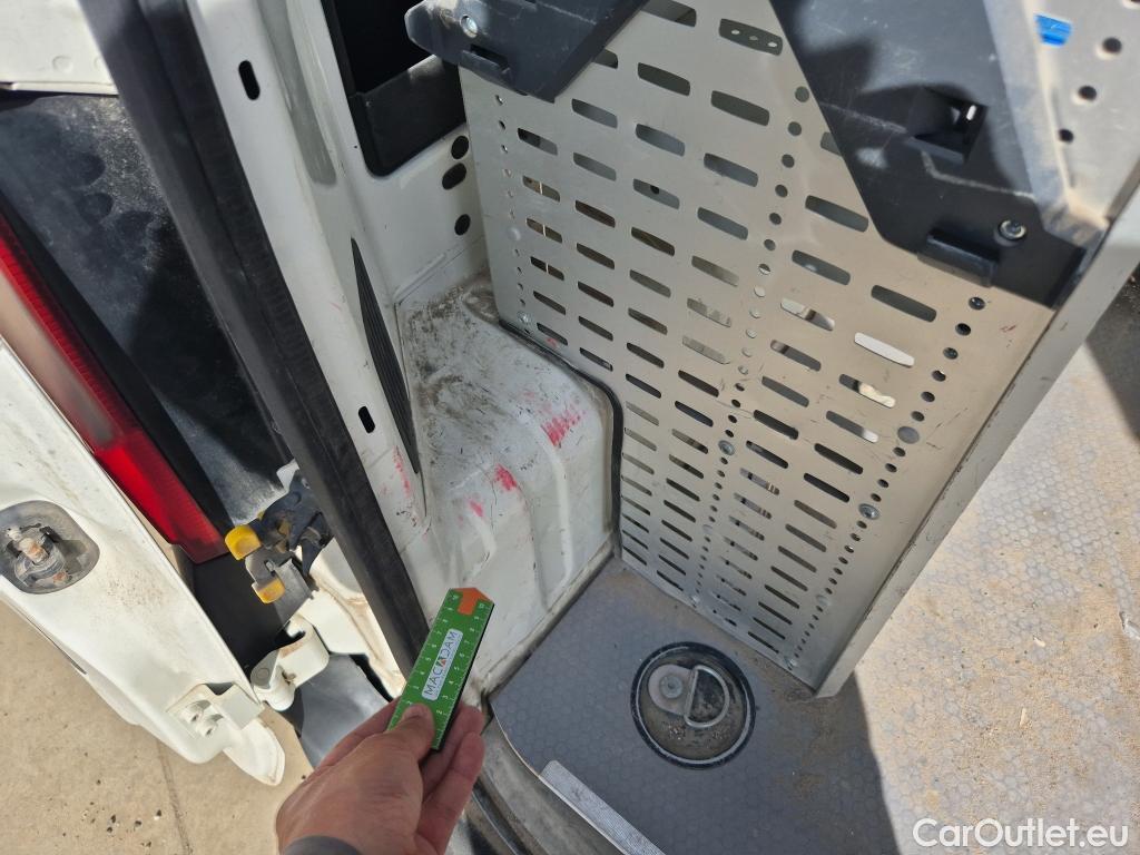  Fiat  Fiorino FIAT  / 2016 / 3P / furgón derivado de turismo Cargo Base 1.3 Mjet 59kW (80CV) E6 #13