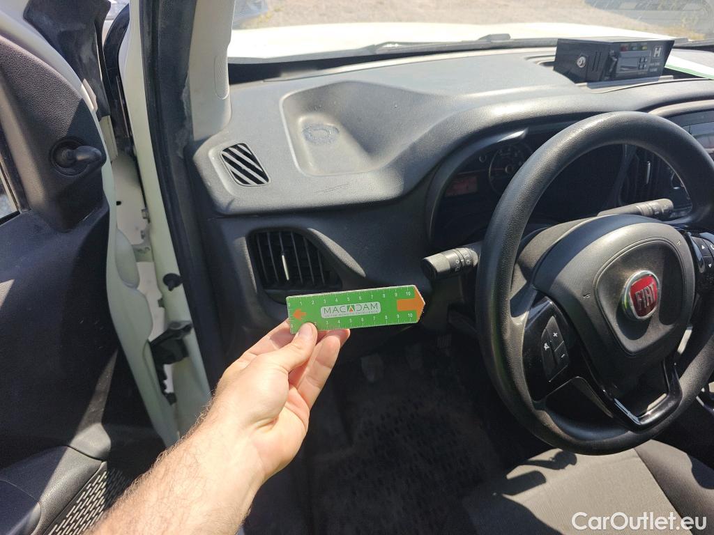  Fiat  Doblo FIAT Doblò Cargo/2015/4P/furgón derivado de turismo Cargo Maxi SX 1.6 Mjet 78kW (105CV)  Isotermo + Equipo de frio #31