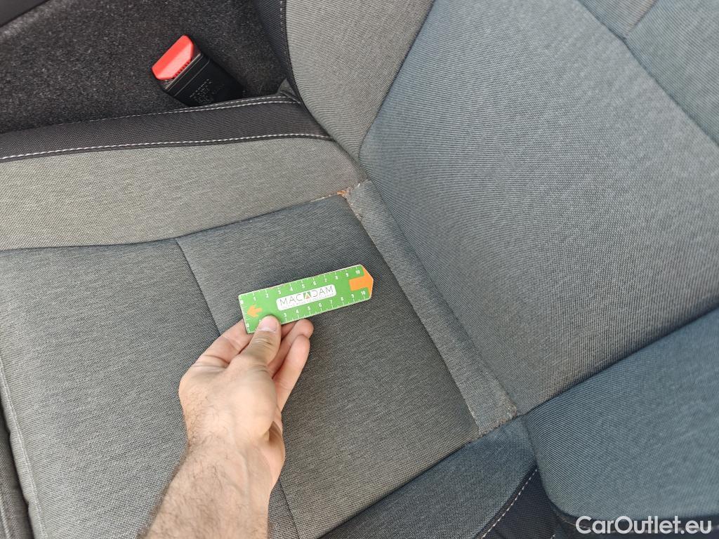  Volvo  XC 40 VOLVO XC40 todoterreno 2.0 B4 G AWD Core Auto 200 CV  #22