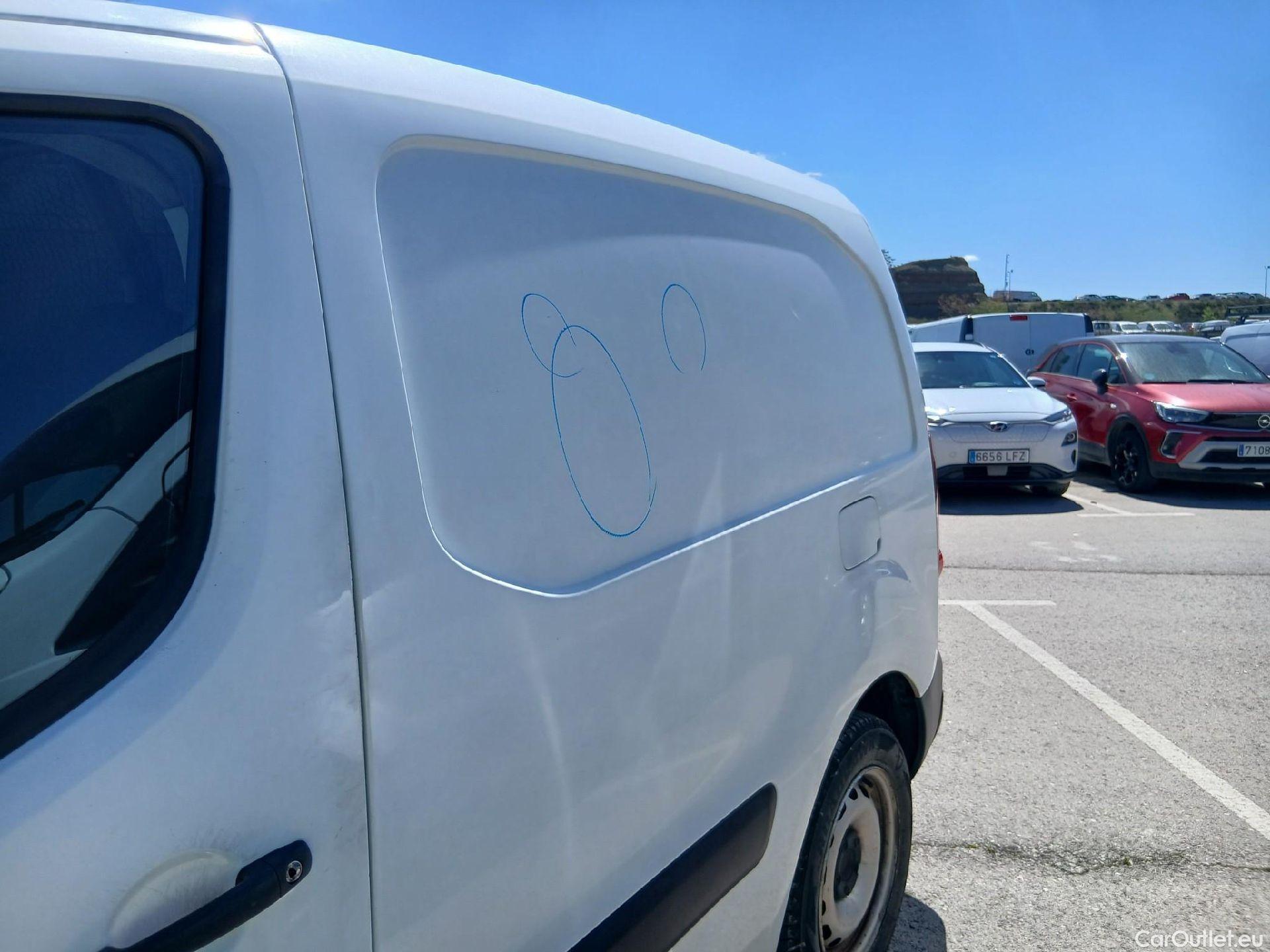  Citroen  Berlingo CITROEN  / 2015 / 3P / furgón derivado de turismo BlueHDi 74KW (100CV) #10