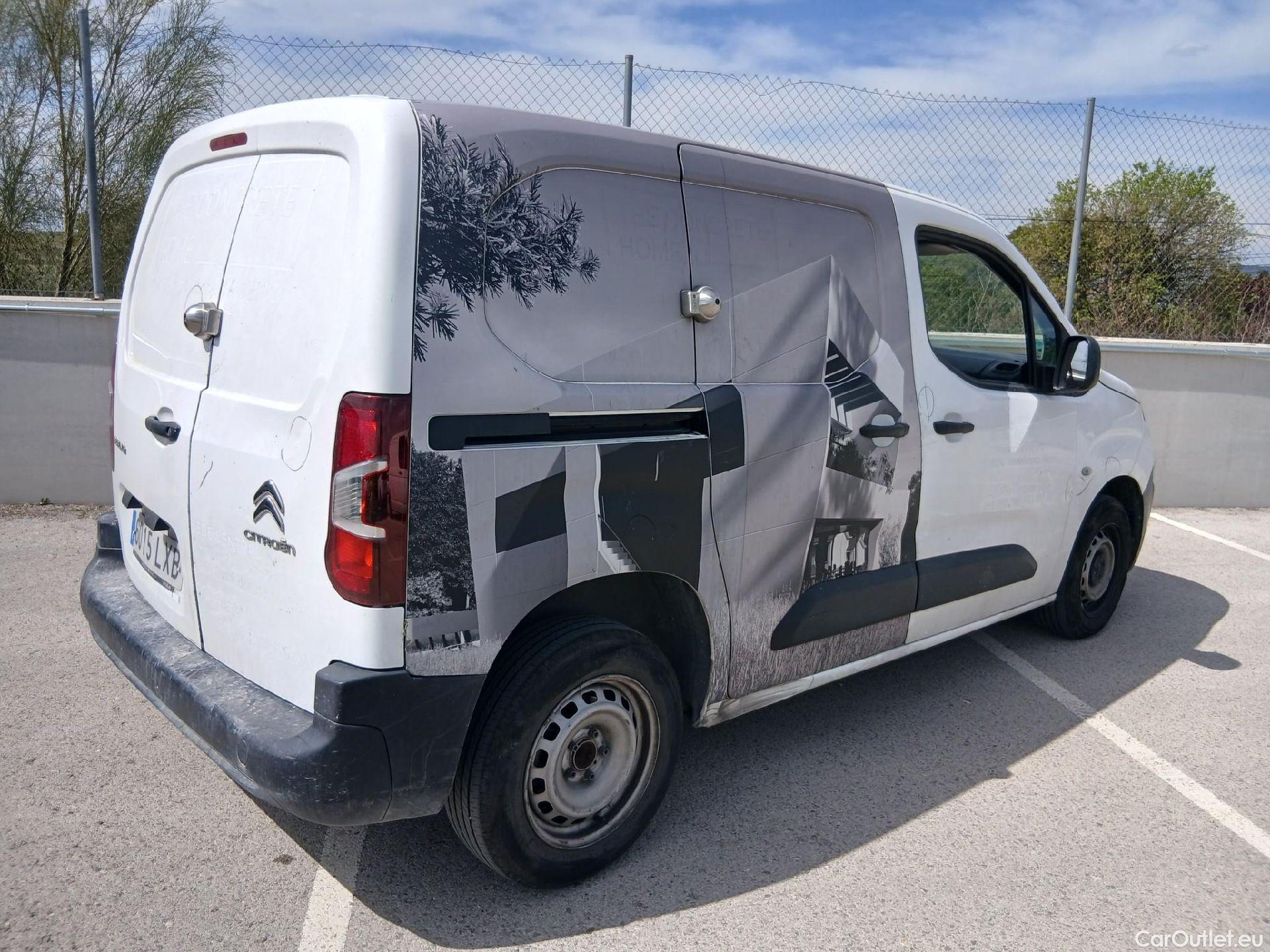  Citroen  Berlingo CITROEN  / 2018 / 3P / furgón derivado de turismo Talla M BlueHDi 100 CONTROL (AC2) #42