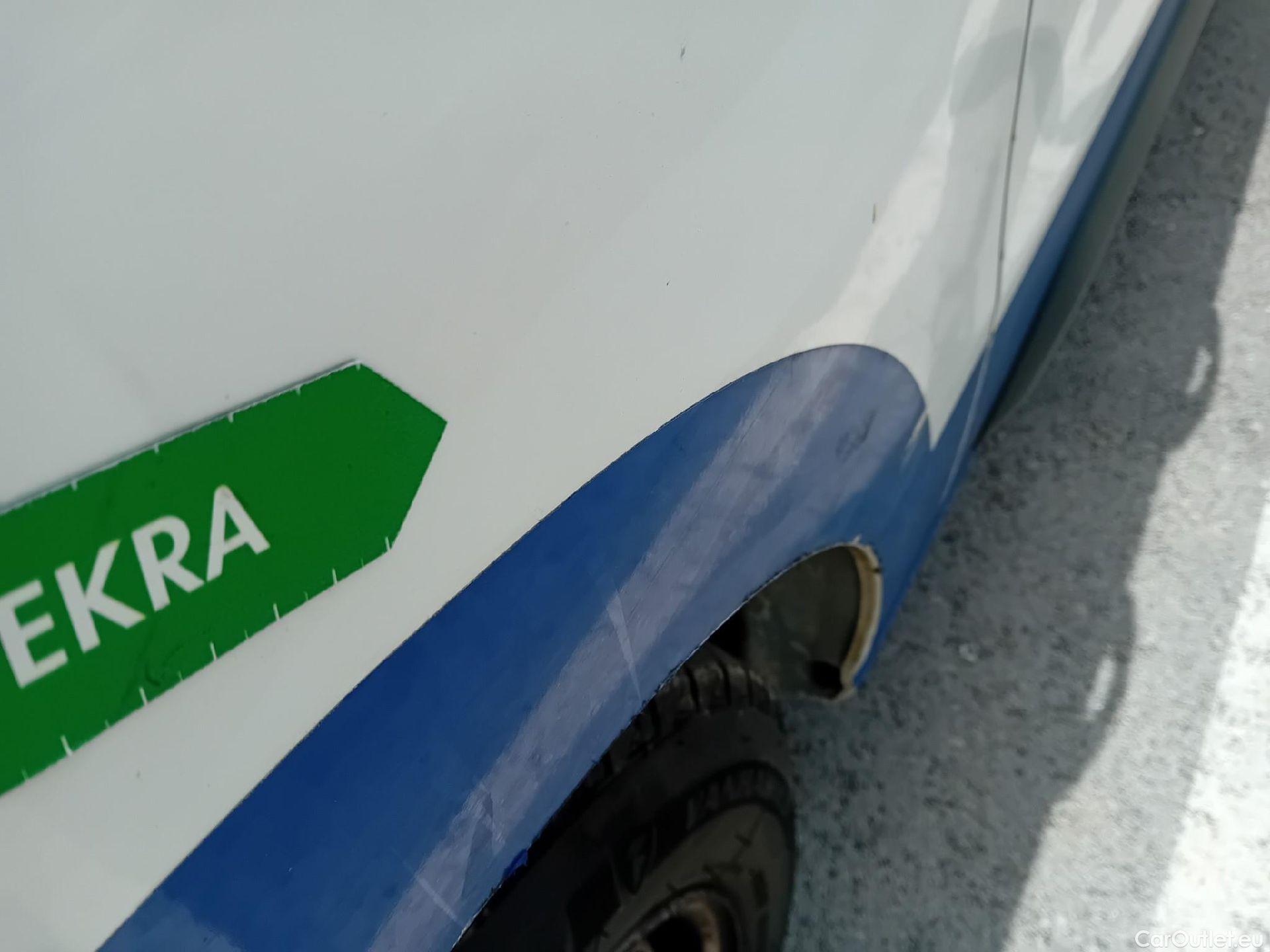  Citroen  Jumpy CITROEN  / 2016 / 4P / furgón DC Abatible Talla M BlueHDi 120 Control #38