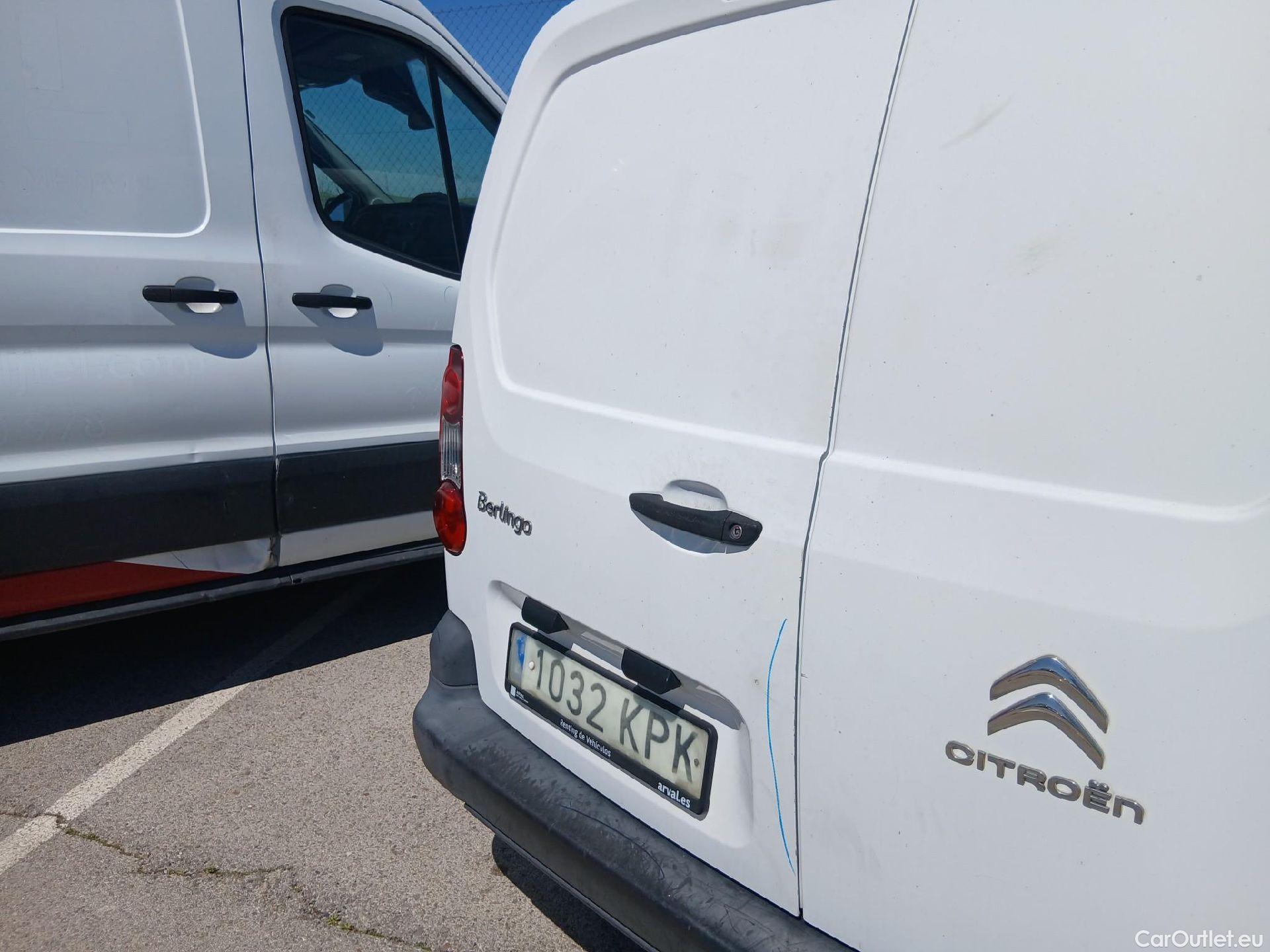  Citroen  Berlingo CITROEN  / 2015 / 3P / furgón derivado de turismo BlueHDi 74KW (100CV) #19