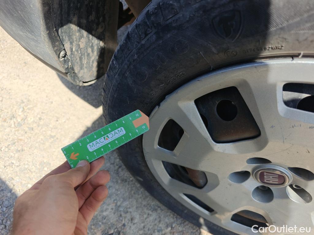  Fiat  Doblo FIAT Doblò Cargo/2015/4P/furgón derivado de turismo Cargo Maxi SX 1.6 Mjet 78kW (105CV)  Isotermo + Equipo de frio #49