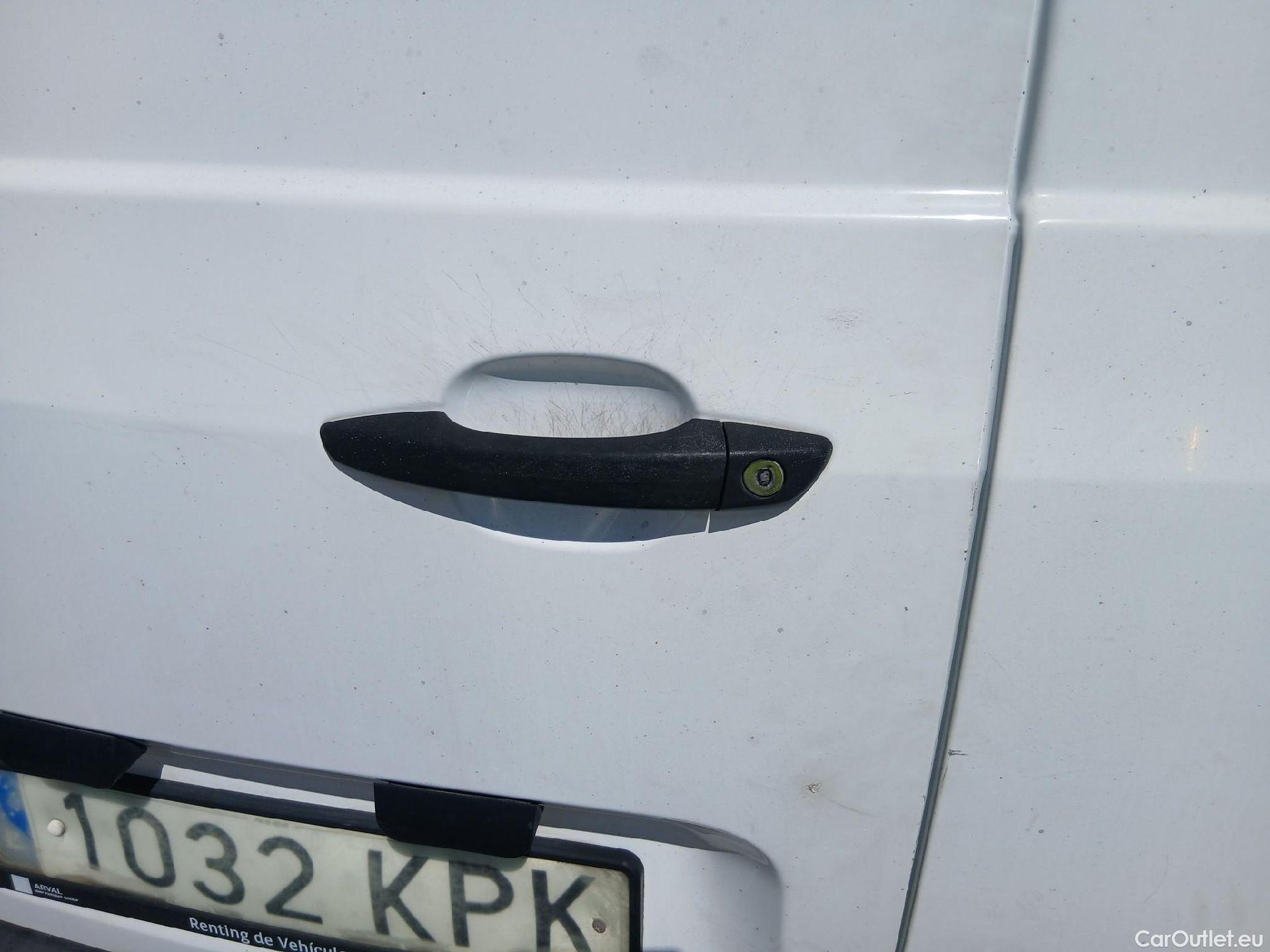  Citroen  Berlingo CITROEN  / 2015 / 3P / furgón derivado de turismo BlueHDi 74KW (100CV) #32