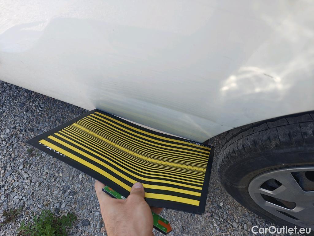  Fiat  Doblo FIAT Doblò Cargo/2015/4P/furgón derivado de turismo Cargo Maxi SX 1.6 Mjet 78kW (105CV)  Isotermo + Equipo de frio #2