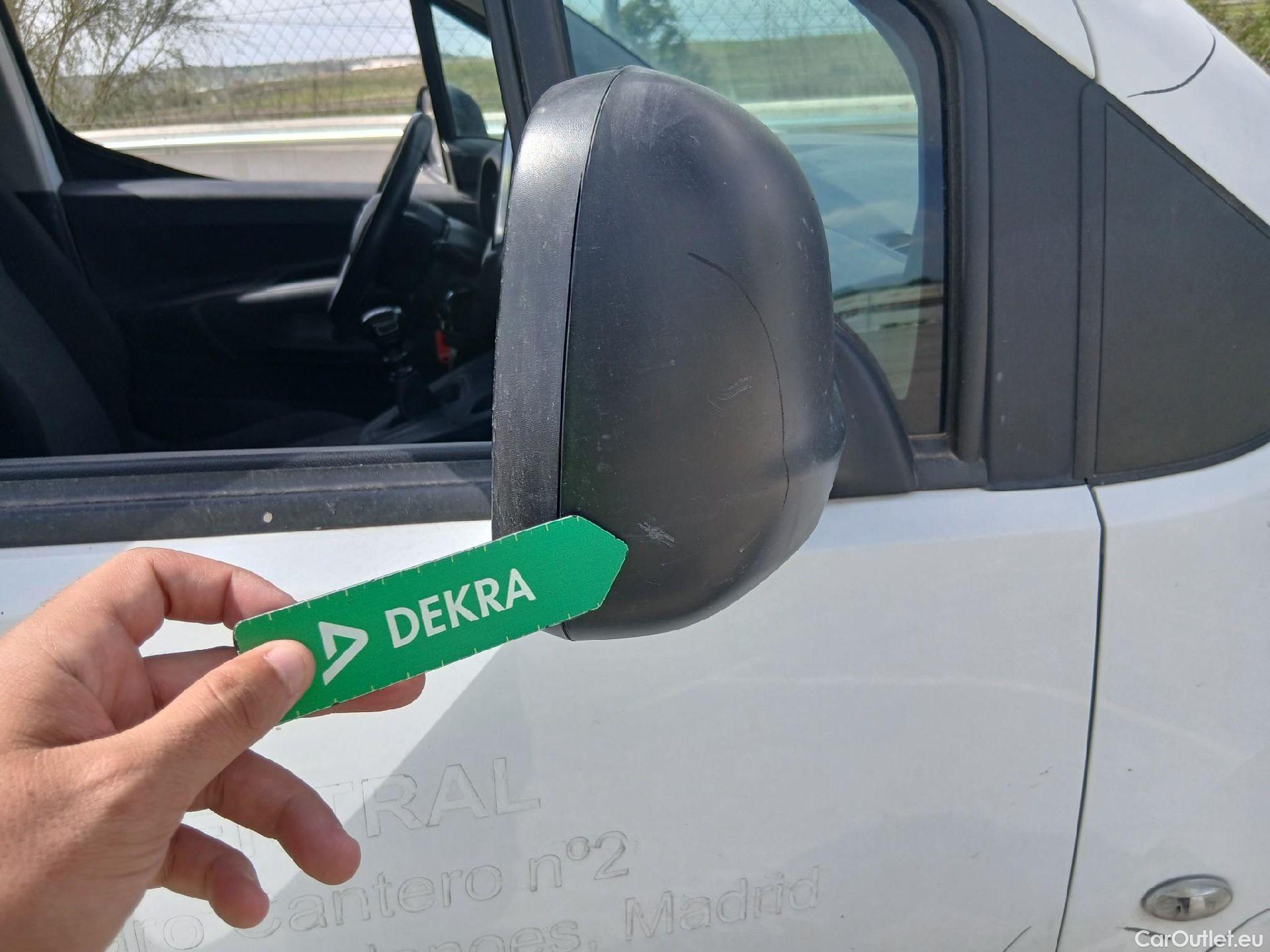  Citroen  Berlingo CITROEN  / 2018 / 3P / furgón derivado de turismo Talla M BlueHDi 100 CONTROL (AC2) #32