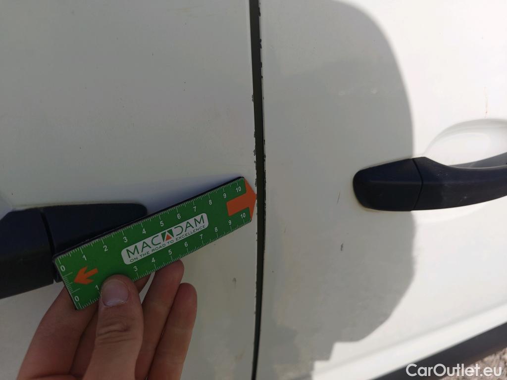  Citroen  Berlingo CITROEN  / 2018 / 4P / furgón derivado de turismo Talla M BlueHDi 100 CLUB #19