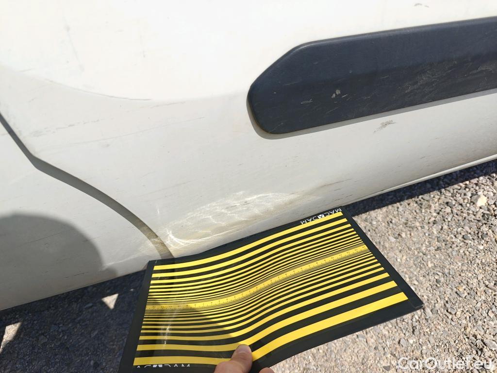  Fiat  Doblo FIAT Doblò Cargo/2015/4P/furgón derivado de turismo Cargo Maxi SX 1.6 Mjet 78kW (105CV)  Isotermo + Equipo de frio #15