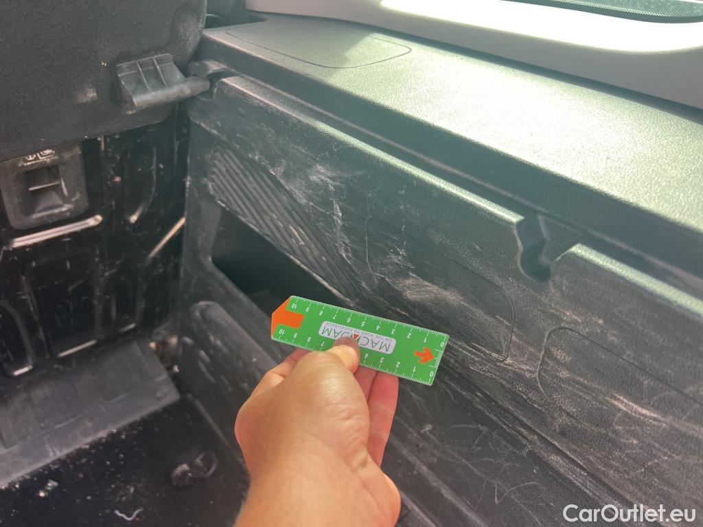  Citroen  Berlingo CITROEN  / 2018 / 4P / combi Talla M BlueHDi 100 S&S LIVE (AC) #36