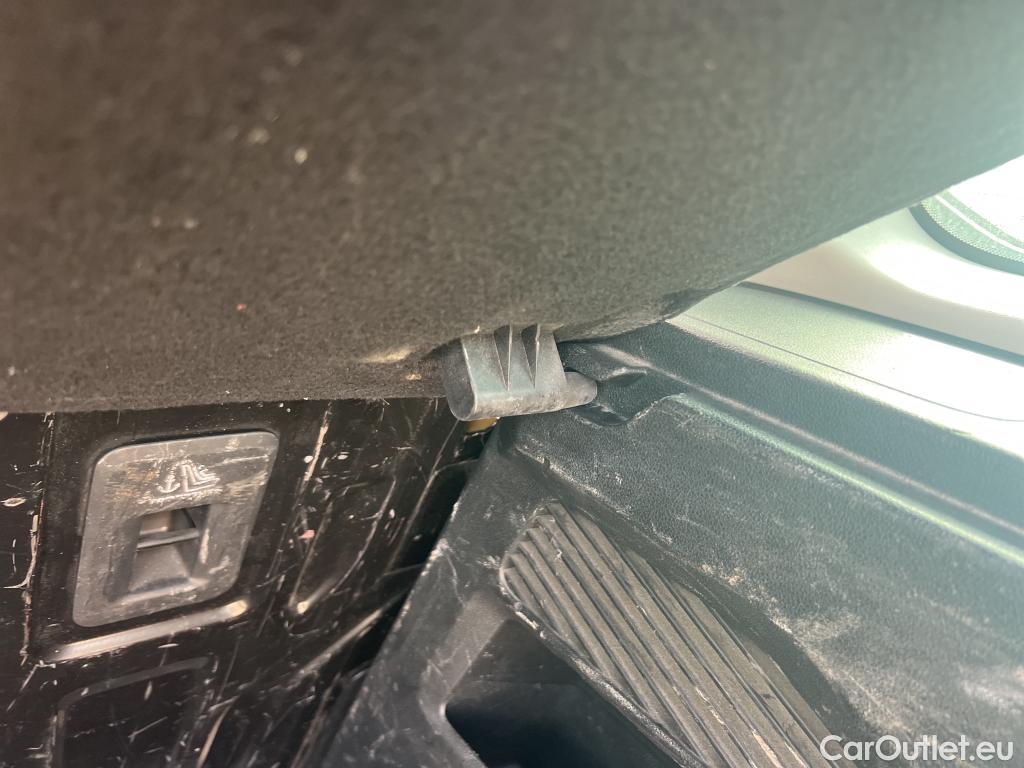  Citroen  Berlingo CITROEN  / 2018 / 4P / combi Talla M BlueHDi 100 S&S LIVE (AC) #38