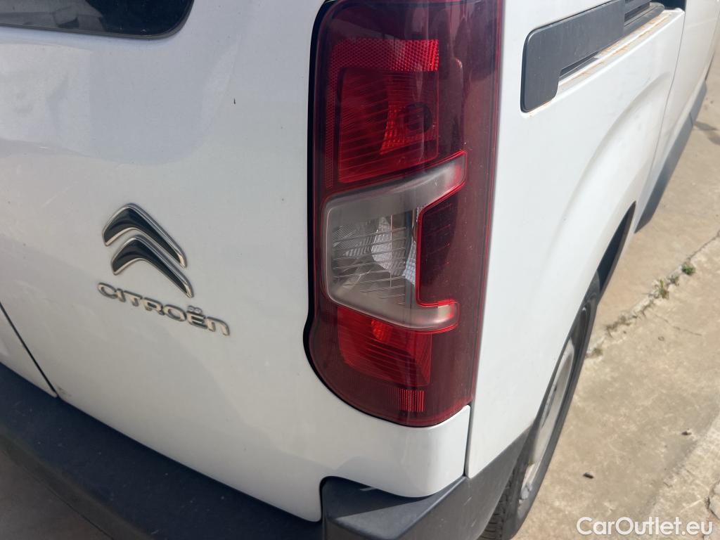  Citroen  Berlingo CITROEN  / 2018 / 4P / combi Talla M BlueHDi 100 S&S LIVE (AC) #3