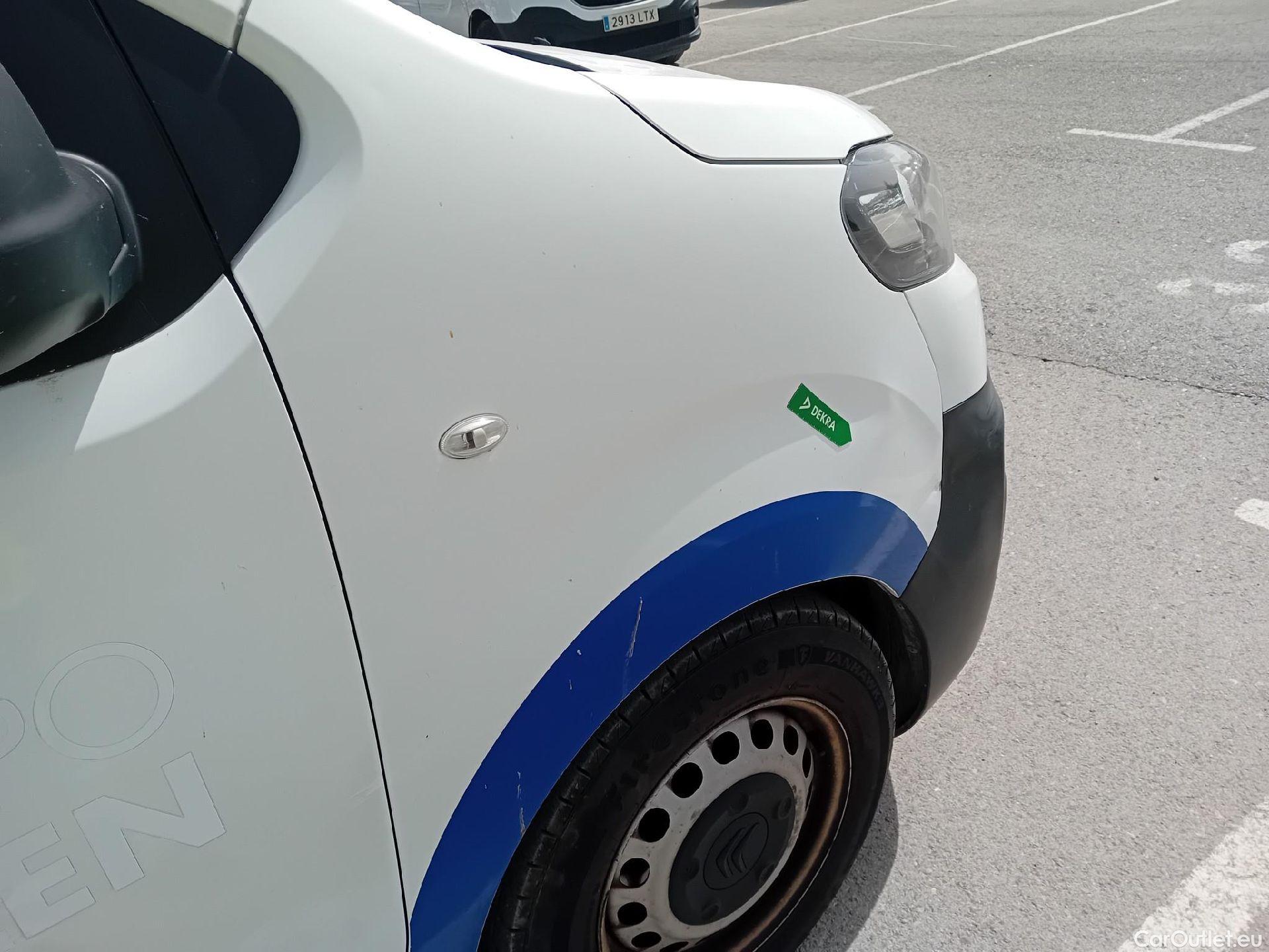  Citroen  Jumpy CITROEN  / 2016 / 4P / furgón DC Abatible Talla M BlueHDi 120 Control #46